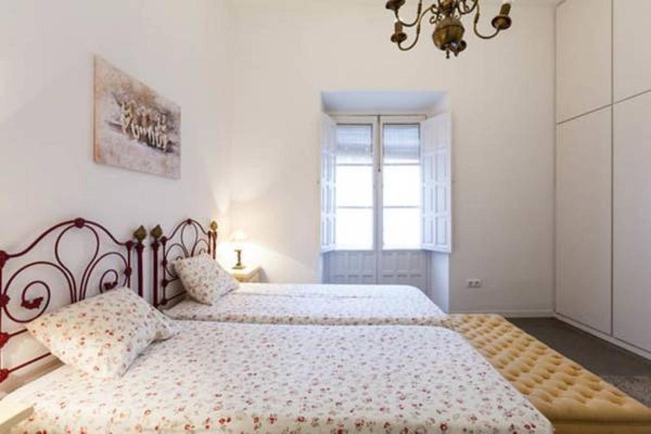 Apartamentos Rg Arenal Sewilla Pokój zdjęcie