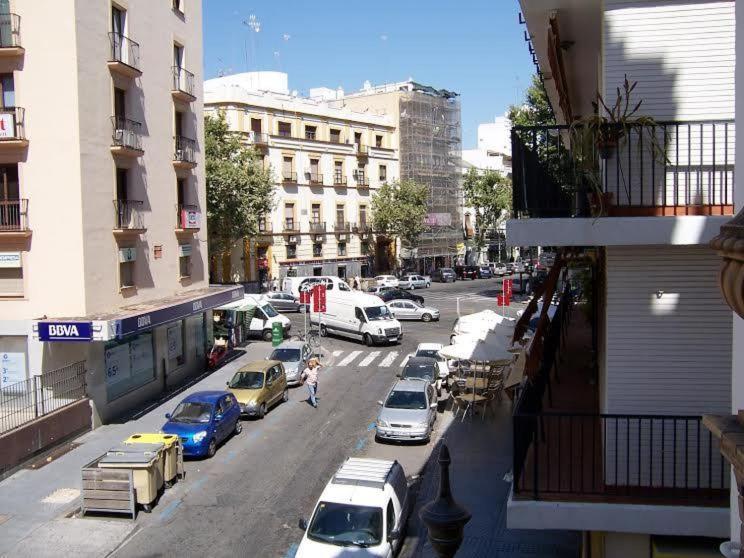 Apartamentos Rg Arenal Sewilla Pokój zdjęcie